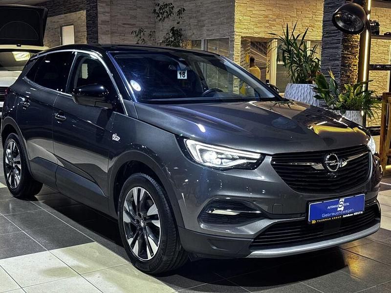 Grau mondstein grau/e:vulkan grau (metallic) Gebraucht 2020 Opel Grandland X Innovation SUV | 15.900 € (Guter Preis) - Bild 1/4