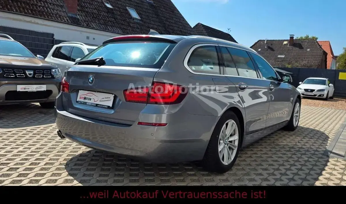 Gebraucht BMW 520 Sport Line 184 PS (135 kW) 2013 Spacegrau Kombi