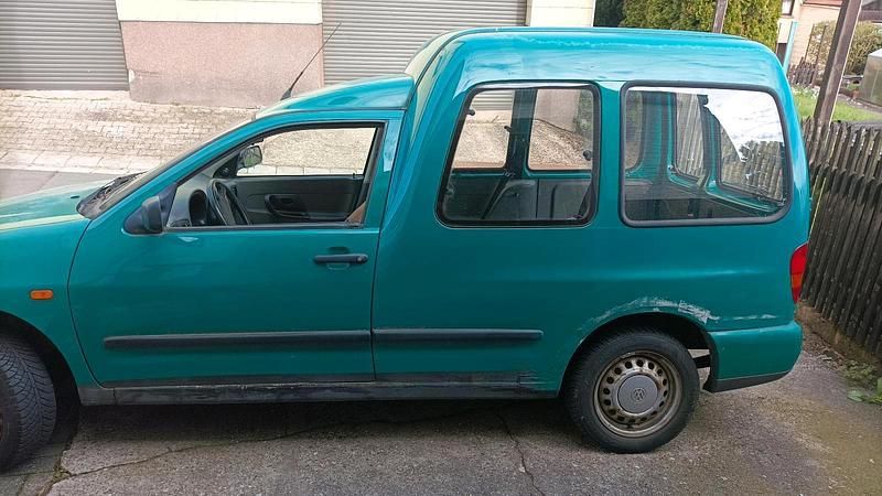 Second-hand VW Caddy 60 CP (44 kW) 1999 Verde Monovolum