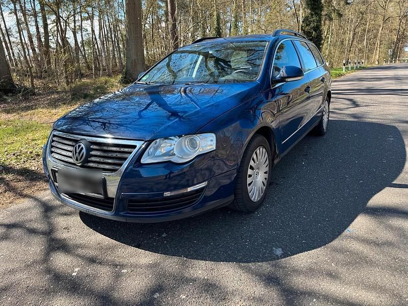 Blau Gebraucht 2006 VW Passat Kombi | 1.200 € (Guter Preis) - Bild 1/4