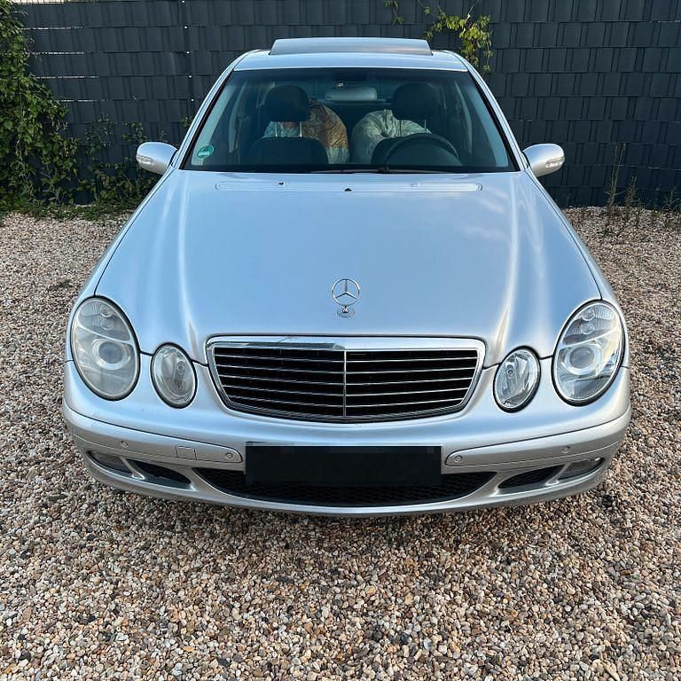 Gebraucht Mercedes E200 122 PS (89 kW) 2005 Silber Limousine