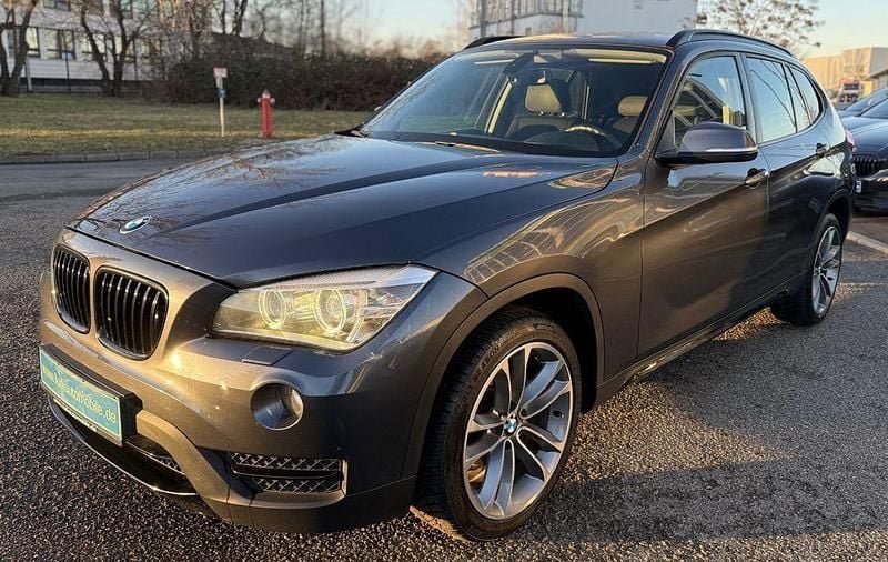 Grau Gebraucht 2012 BMW X1 SUV | 5.780 € (Guter Preis) - Bild 1/4