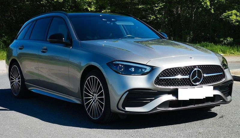 Silber Gebraucht 2023 Mercedes C300e Kombi | 45.990 € - Bild 1/4