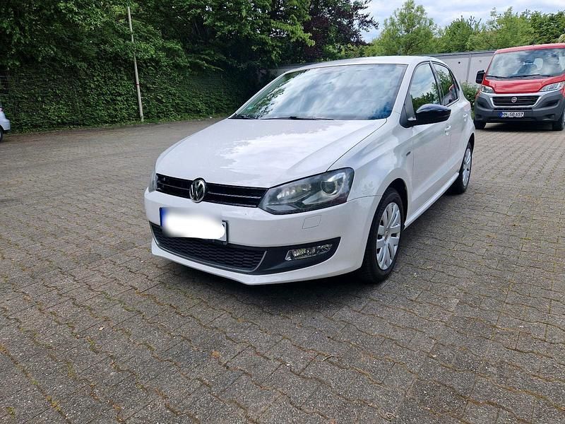 Weiß Gebraucht 2013 VW Polo Kleinwagen | 5.800 € (Fairer Preis) - Bild 1/4