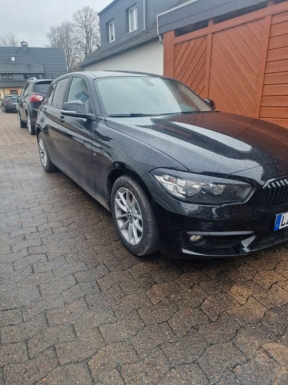 Gebraucht BMW 116 109 PS (80 kW) 2016 Schwarz Kleinwagen