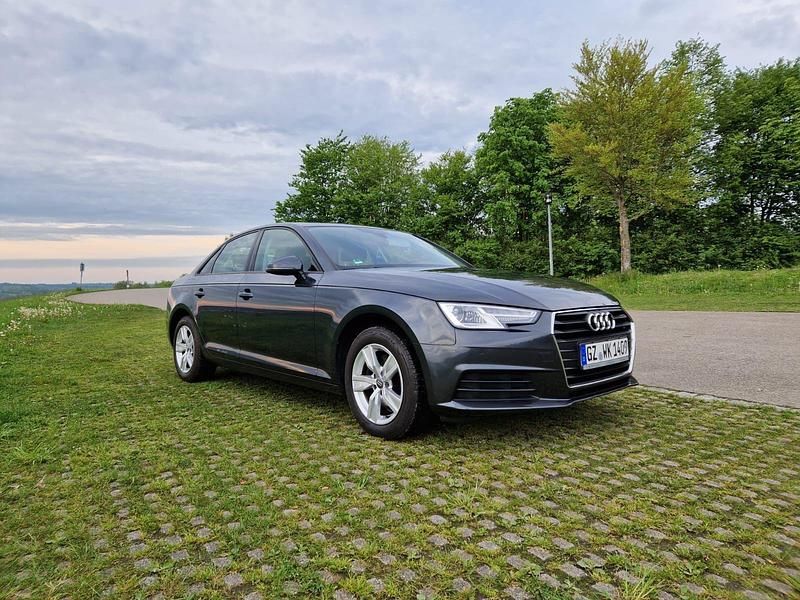 Gebraucht Audi A4 150 PS (110 kW) 2016 Blau Limousine