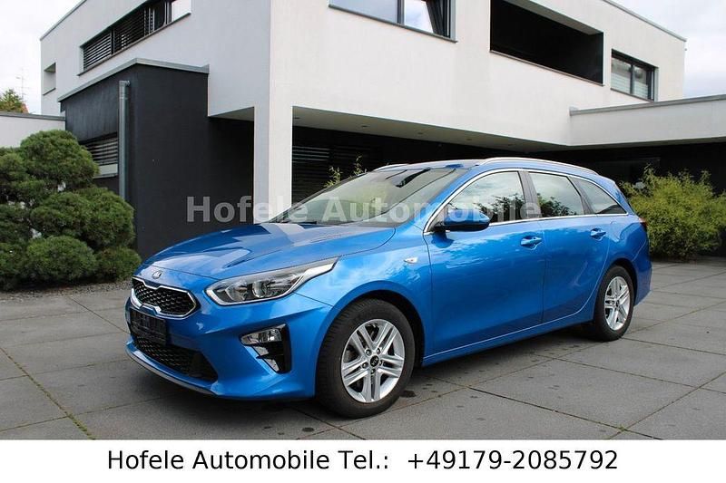 Blau Gebraucht 2018 Kia Ceed Sportswagon Vision Kombi | 12.950 € (Superpreis) - Bild 1/4