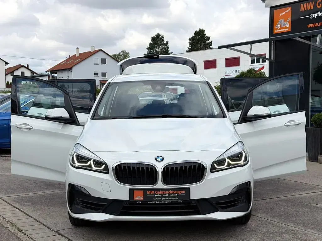 Gebraucht BMW 220 Advantage 178 PS (130 kW) 2022 Alpinweiss iii Coupé