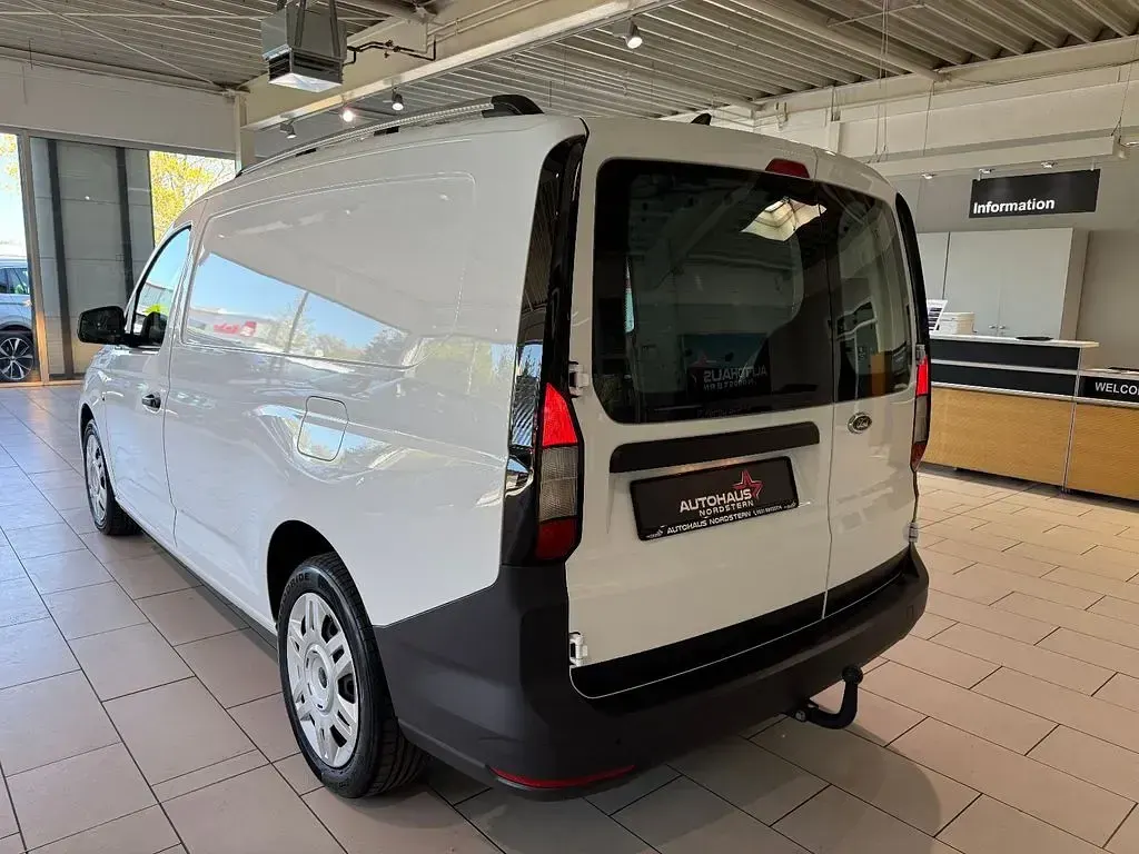 Używany Ford Transit Connect Trend 102 KM (75 kW) 2024 Biały Minivan