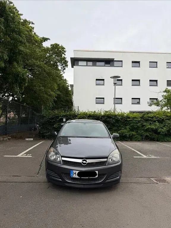 Gebraucht Opel Astra GTC 90 PS (66 kW) 2009 Grau Limousine
