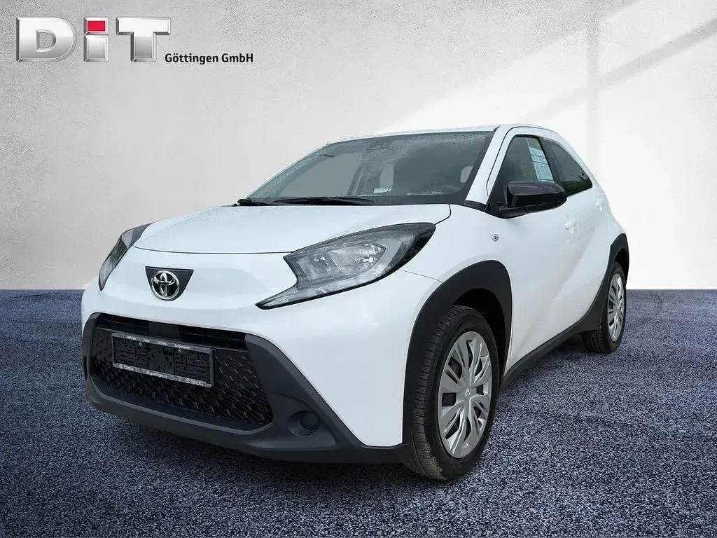 Gebraucht Toyota Aygo X Play 72 PS (52 kW) 2022 Weiß SUV