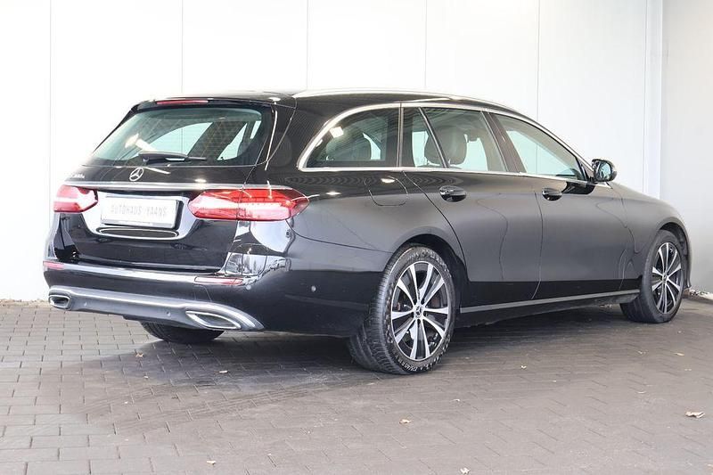Gebraucht Mercedes E300 Avantgarde 320 PS (235 kW) 2022 Schwarz Limousine