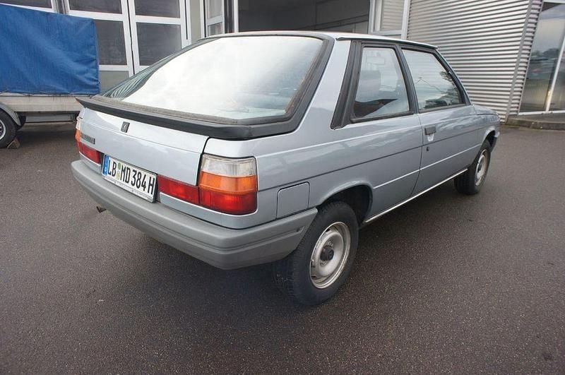 Gebraucht Renault R11 60 PS (44 kW) 1984 Silber Kleinwagen
