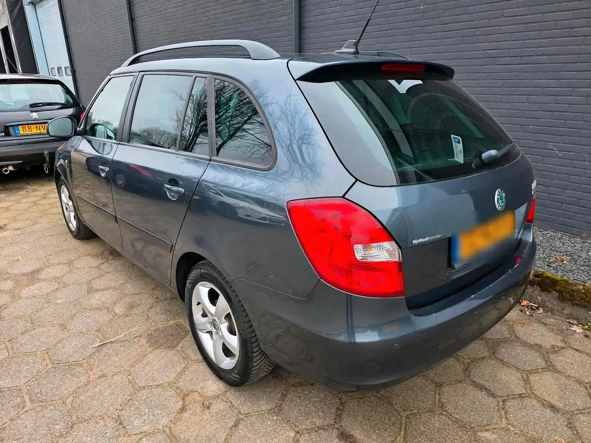 Gebraucht Skoda Fabia 90 PS (66 kW) 2010 Grau Kombi