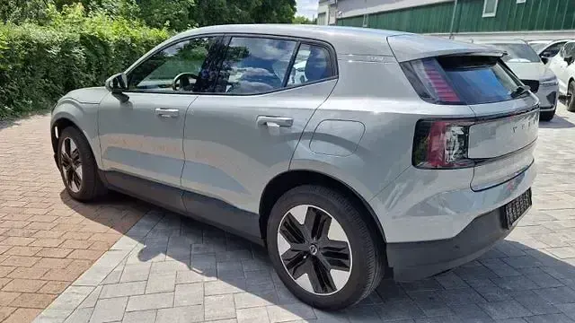 Gebraucht Volvo EX30 Core 200 kW (272 PS) 2024 Vapour grey SUV