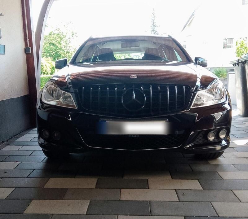 Schwarz Gebraucht 2011 Mercedes C200 Kombi | 8.479 € (Fairer Preis) - Bild 1/4