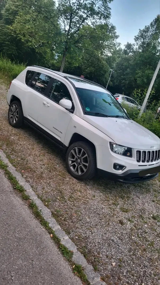 Gebraucht Jeep Compass 163 PS (119 kW) 2015 SUV