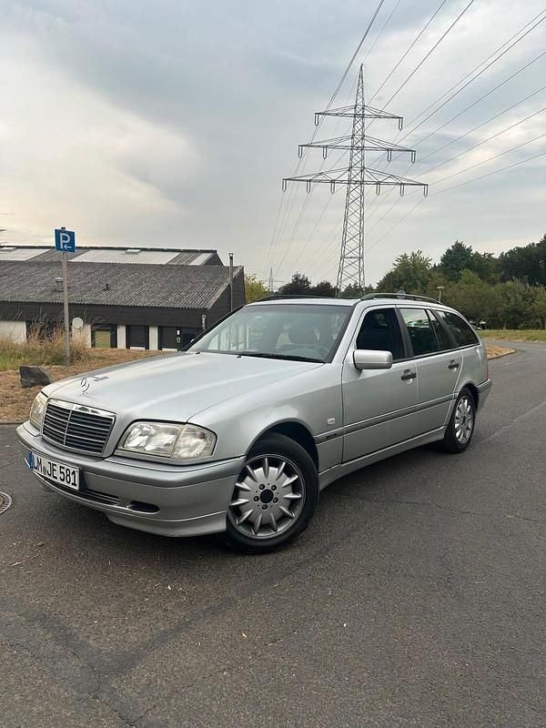 Silber Gebraucht 1998 Mercedes C180 Kombi | 1.985 € (Superpreis) - Bild 1/4