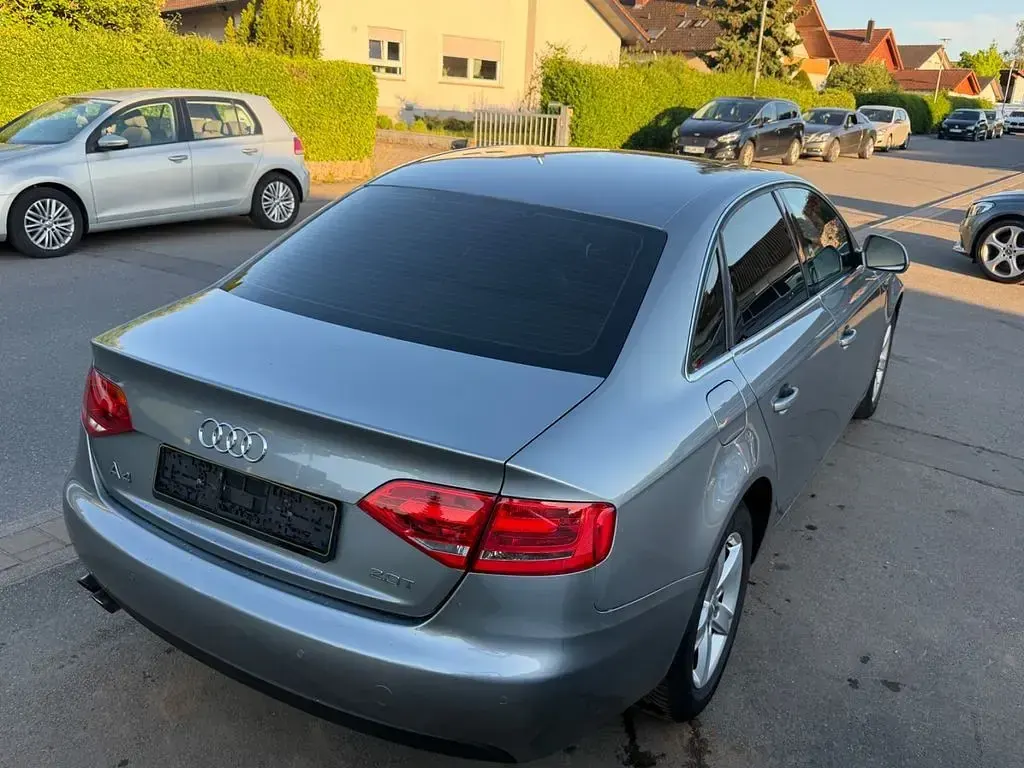 Gebraucht Audi A4 Attraction 179 PS (131 kW) 2009 Grau Limousine