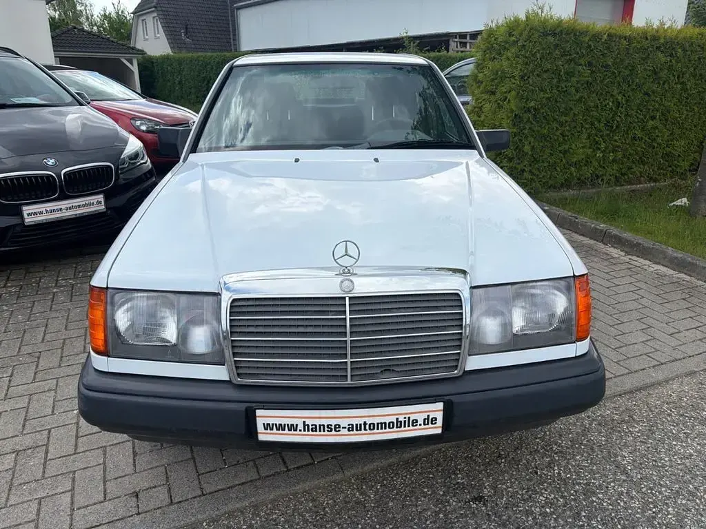 Gebraucht Mercedes 200 1987 Weiß Limousine