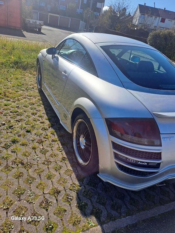 Silber Gebraucht 2001 Audi TT Coupé | 3.900 € (Fairer Preis) - Bild 1/4