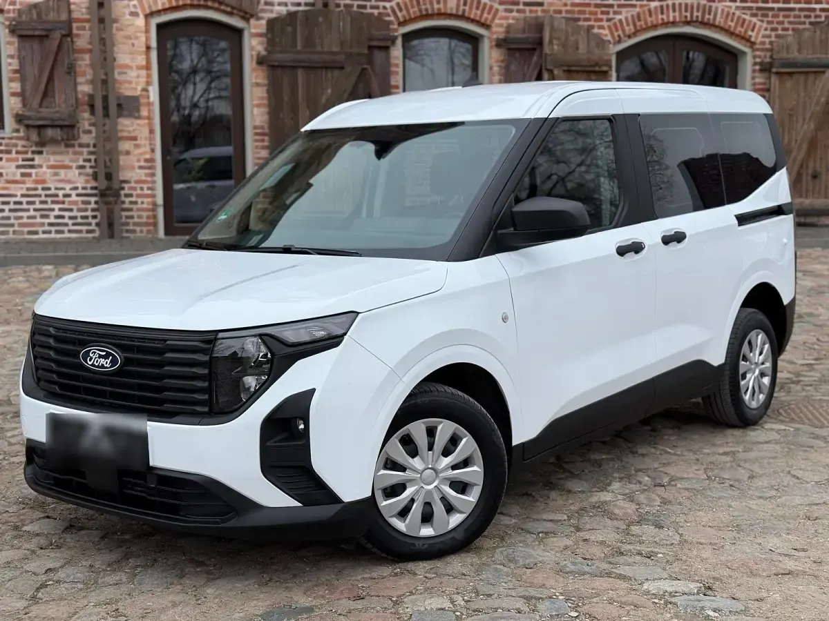 Second-hand Ford Transit 101 CP (74 kW) 2025 Alb Monovolum