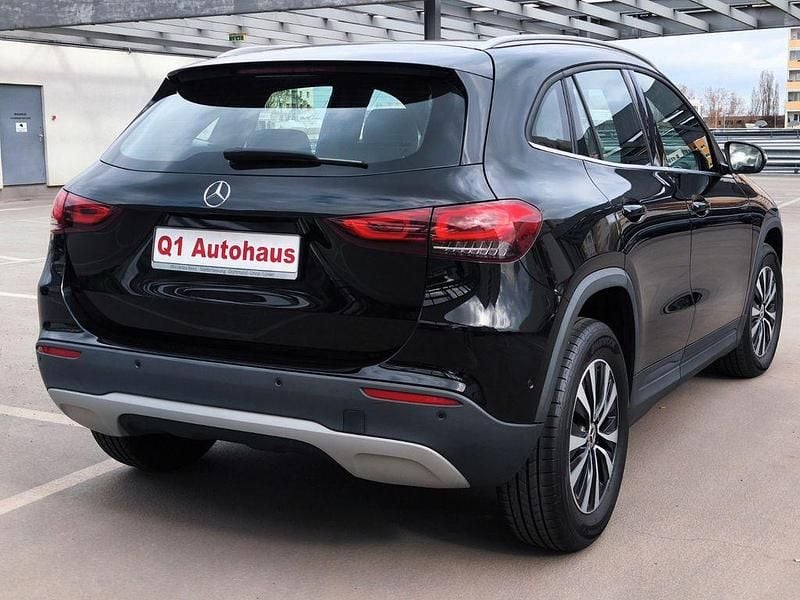Gebraucht Mercedes GLA180 116 PS (85 kW) 2021 Schwarz SUV