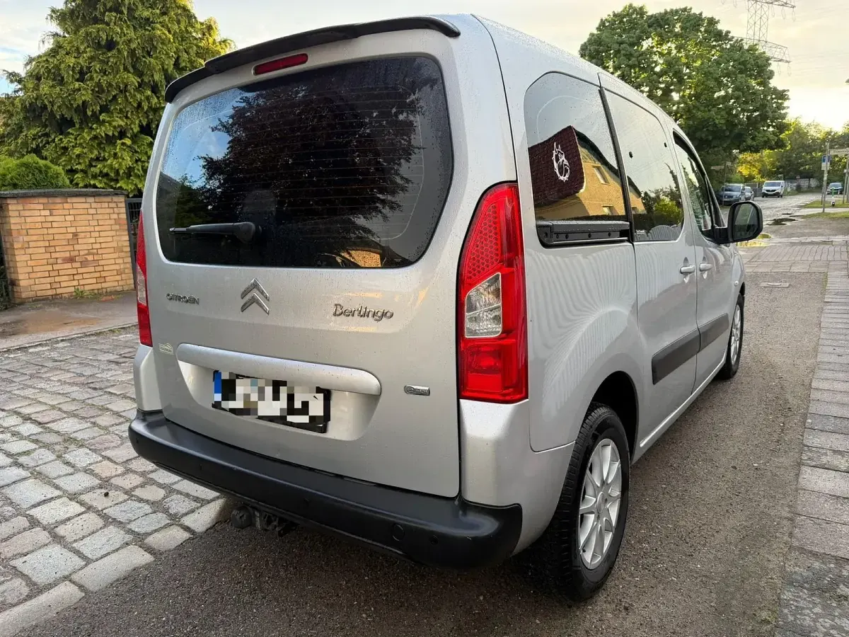 Gebraucht Citroën Berlingo 92 PS (67 kW) 2012 Silber Van / Kleinbus