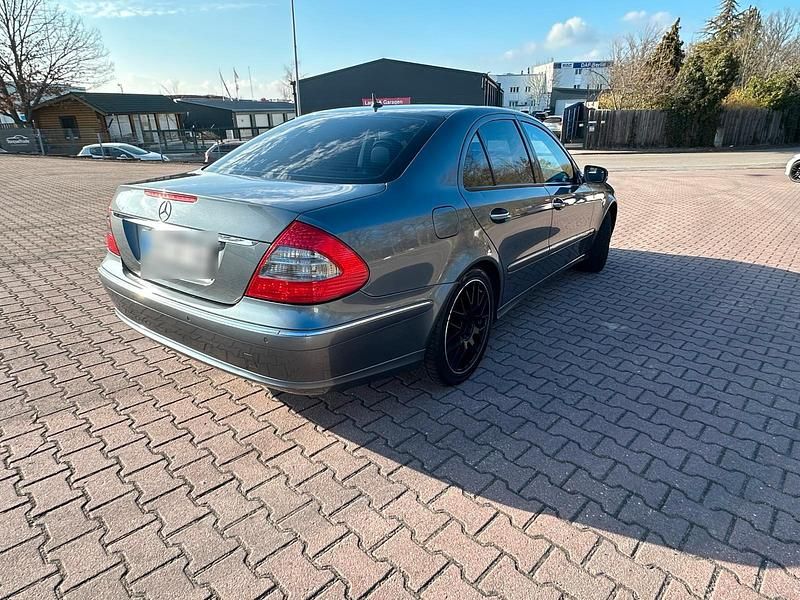 Gebraucht Mercedes E280 240 PS (176 kW) 2006 Grau Limousine