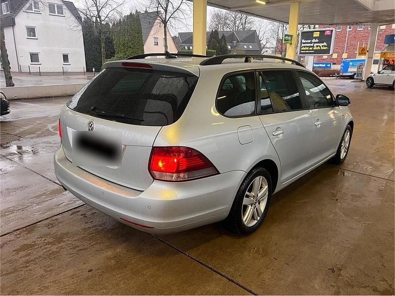 Gebraucht VW Golf VII Match 105 PS (77 kW) 2012 Kombi