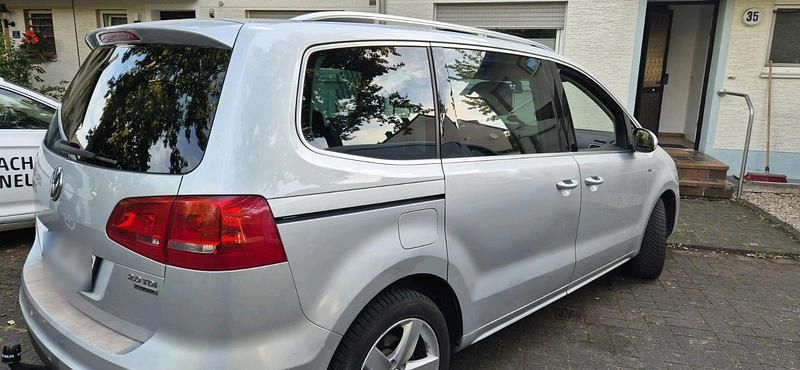 Silber Gebraucht 2014 VW Sharan Van / Kleinbus | 11.000 € (Fairer Preis) - Bild 1/4