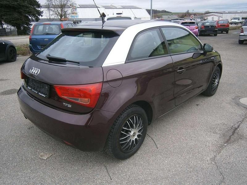 Shirazrot metallic Gebraucht 2010 Audi A1 Attraction Kleinwagen | 6.250 € (Fairer Preis) - Bild 1/4