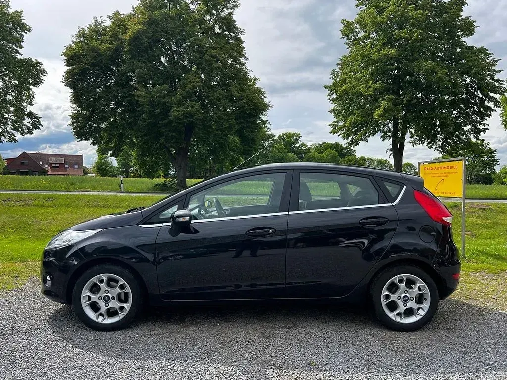 Gebraucht Ford Fiesta Titanium 95 PS (69 kW) 2012 Schwarz Limousine