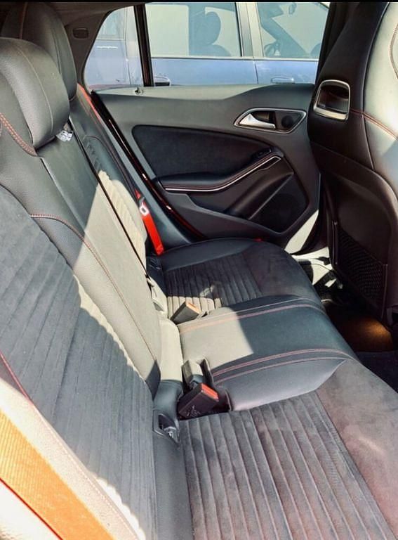 Gebraucht Mercedes CLA250 Shooting Brake 218 PS (160 kW) 2015 Rot Kombi