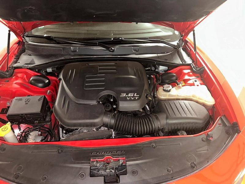 Gebraucht Dodge Charger SXT 306 PS (225 kW) 2018 Rot Limousine