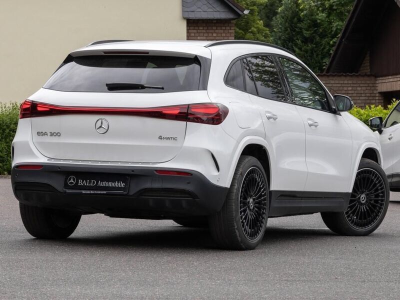 Gebraucht Mercedes EQA300 AMG 167 kW (228 PS) 2024 Polarweiss SUV
