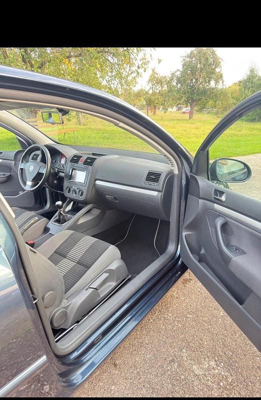 Gebraucht VW Golf V 105 PS (77 kW) 2008 Blau Kleinwagen