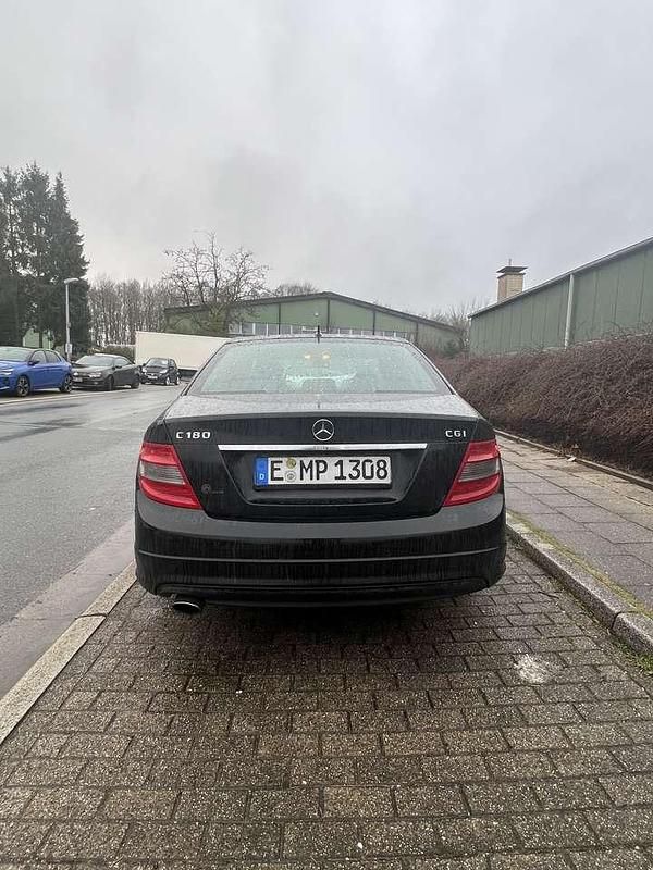 Gebraucht Mercedes C180 156 PS (114 kW) 2010 Schwarz Limousine
