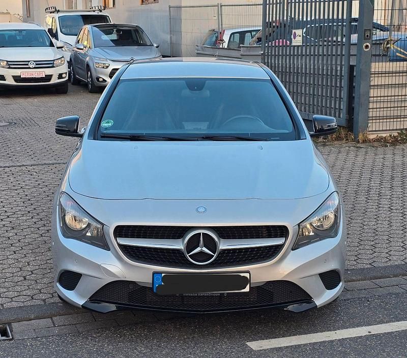 Gebraucht Mercedes CLA220 163 PS (119 kW) 2013 Silber Limousine