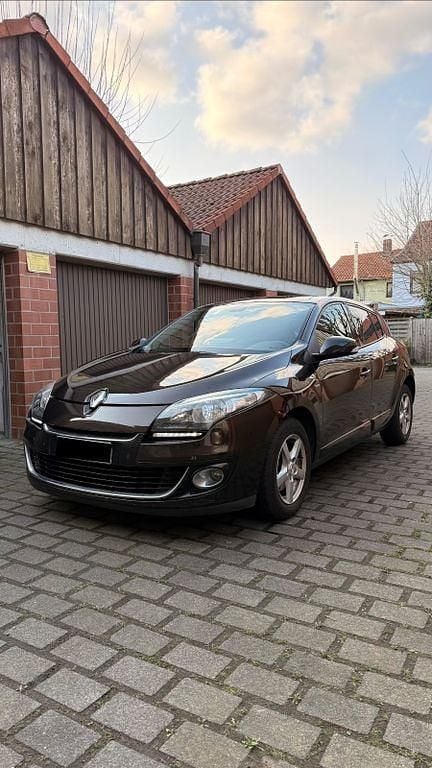 Gebraucht Renault Mégane Bose Edition 110 PS (80 kW) 2013 Braun Limousine