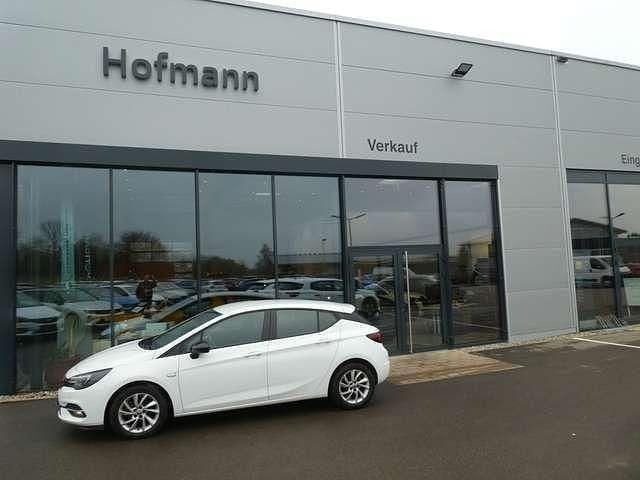 Weiß Gebraucht 2021 Opel Astra Edition Limousine | 11.950 € (Fairer Preis) - Bild 1/4