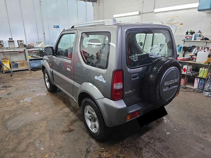 Second-hand Suzuki Jimny Style 86 CP (63 kW) 2006 Gri SUV