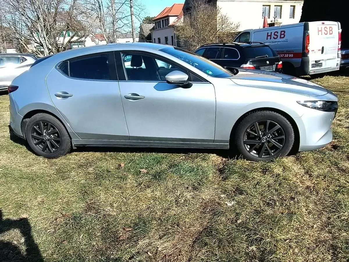Gebraucht Mazda 3 Selection 122 PS (89 kW) 2021 Sonic silver Kleinwagen