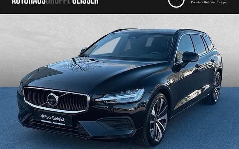 Gebraucht Volvo V60 Core 197 PS (144 kW) 2025 Schwarz Kombi