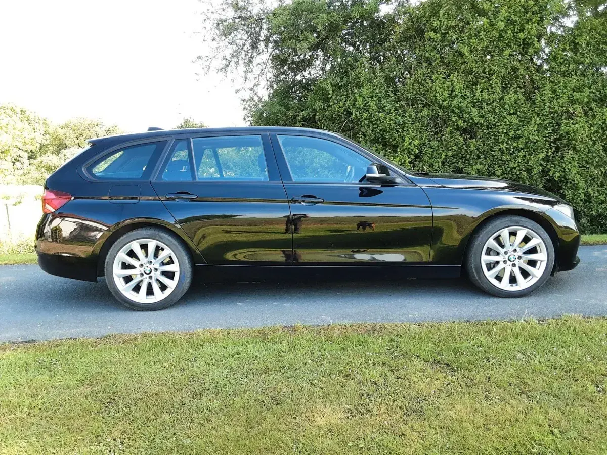 Gebraucht BMW 335 Sport Line 313 PS (230 kW) 2018 Schwarz Kombi