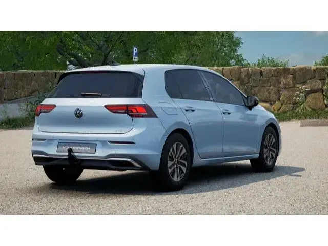 Neu VW Golf VIII 116 PS (85 kW) 2026 Crystal ice blue metallic Limousine