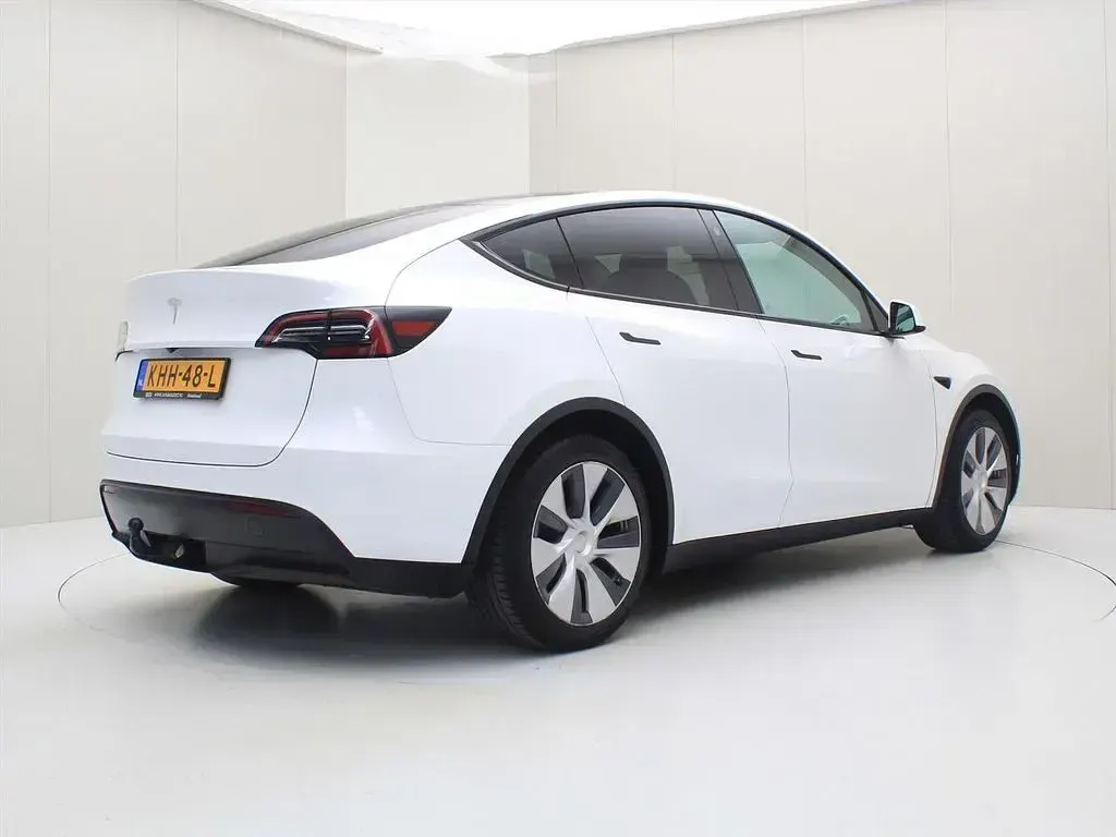 Brugt Tesla Model Y Standard Range 253 kW (345 HK) 2022 Sølv SUV