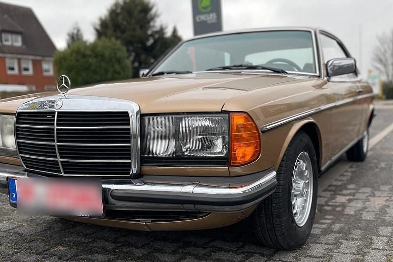 Gebraucht Mercedes 230 136 PS (100 kW) 1980 Coupé