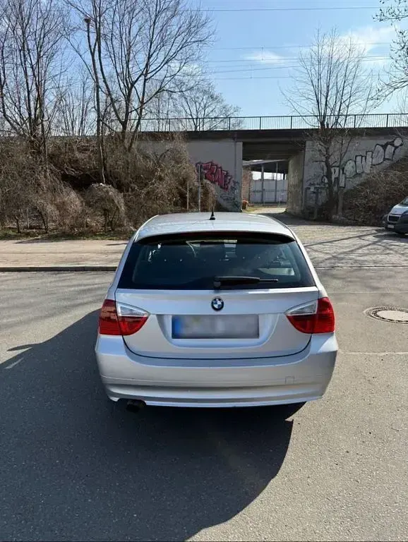 Gebraucht BMW 320 177 PS (130 kW) 2006 Grau Kombi
