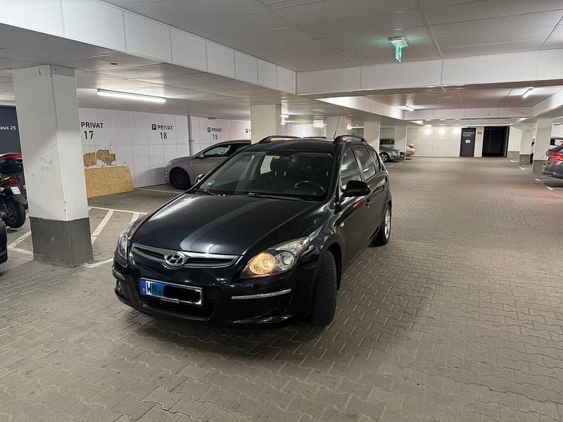 Gebraucht Hyundai i30 110 PS (80 kW) 2009 Schwarz Kombi